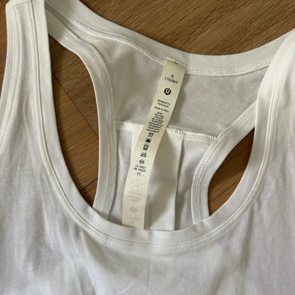 New White LULULEMON size 6 please red love tank - Picture 4 of 5